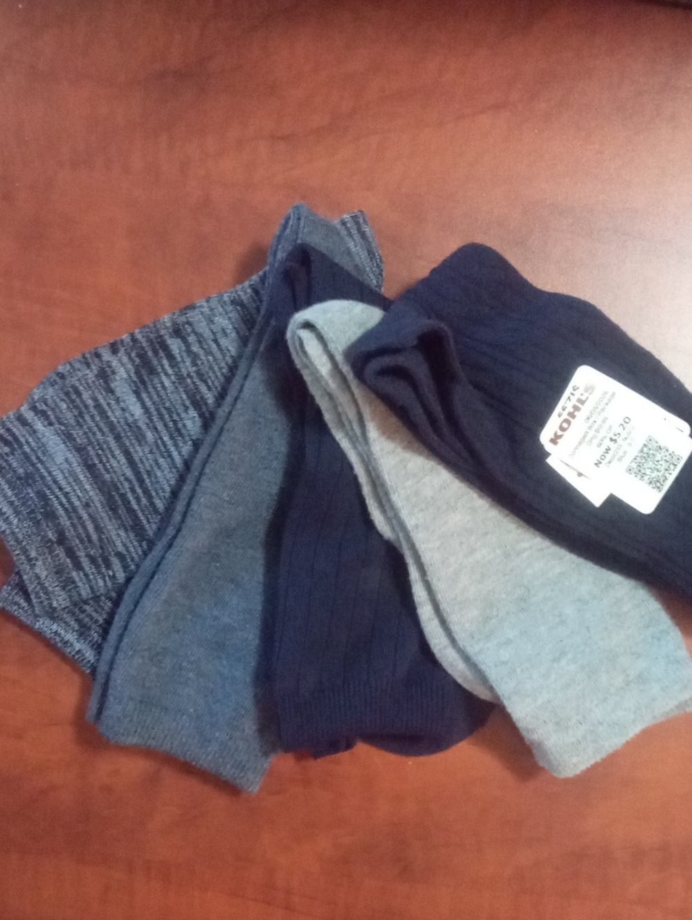 Kohl's  Crew Sock Pack in Navy and Gray Size 9-11 New In Package